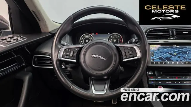 JAGUAR F-PACE 20d 2019 — photo 13 sur 20