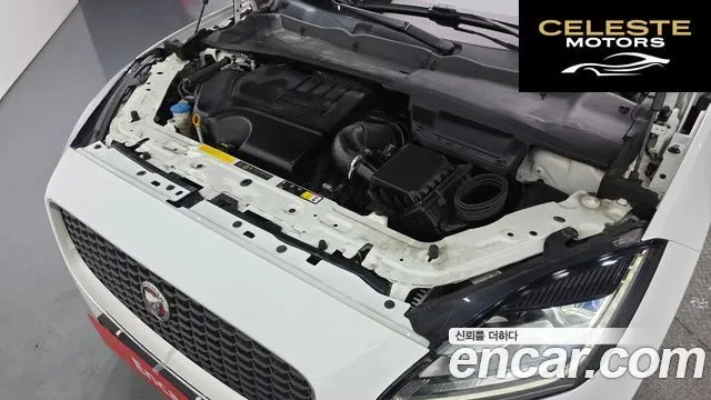 JAGUAR E-PACE P250 S 2018 — photo 6 sur 20