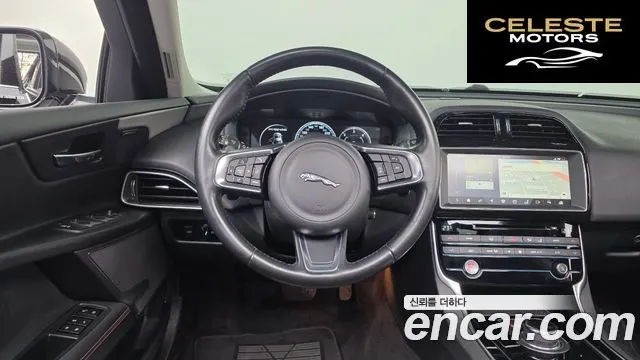 JAGUAR XE 20d 2018 — photo 13 sur 20