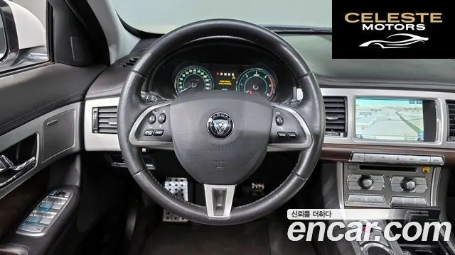 JAGUAR New XF 3.0D Luxury 2014 — photo 13 sur 20