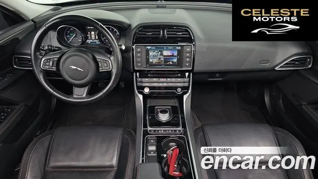 JAGUAR XE 20t 2016 — photo 7 sur 20