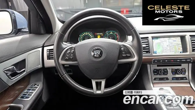 JAGUAR New XF 2.2p. Luxury 2014 — photo 13 sur 20
