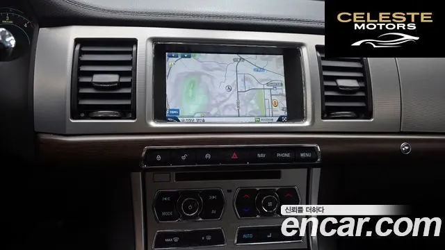JAGUAR New XF 2.2p. Luxury 2014 — photo 16 sur 20