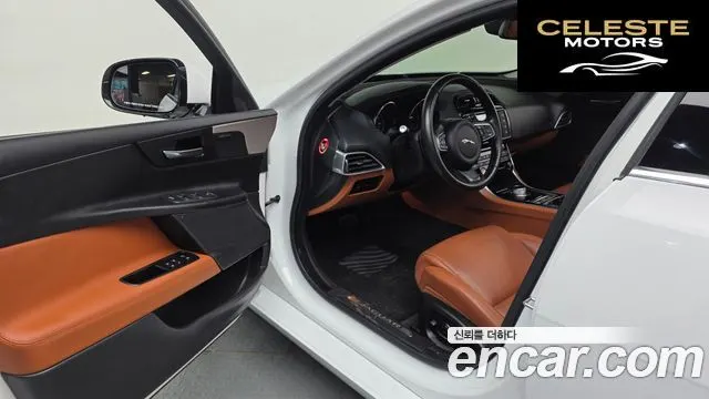 JAGUAR XE 20d 2016 — photo 10 sur 26