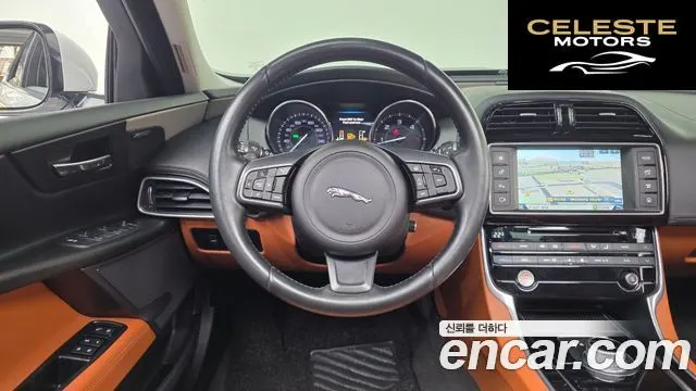 JAGUAR XE 20d 2016 — photo 13 sur 26