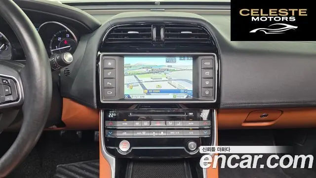 JAGUAR XE 20d 2016 — photo 14 sur 26