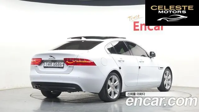 JAGUAR XE 20d 2016 — photo 2 sur 26