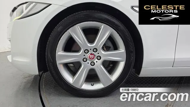 JAGUAR XE 20d 2016 — photo 5 sur 26