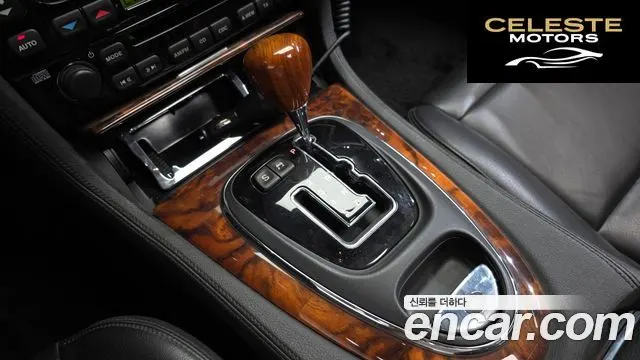 JAGUAR XJ-8 3.5 2006 — photo 9 sur 20