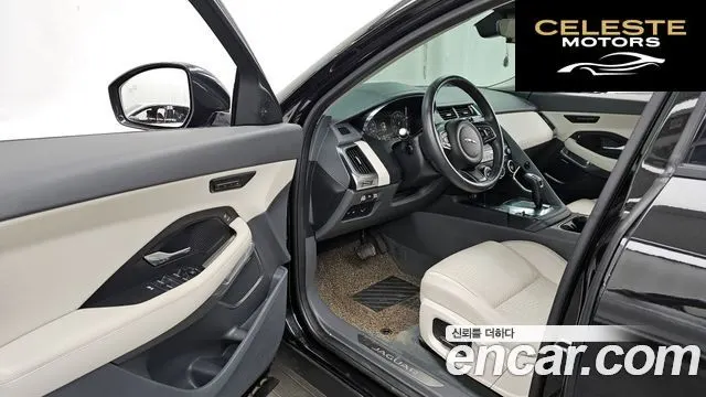 JAGUAR E-PACE P250 SE 2020 — photo 10 sur 20