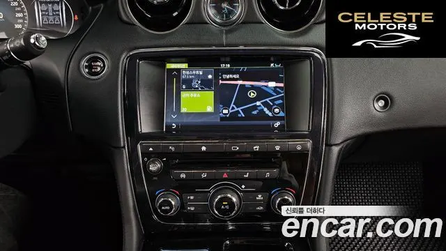 JAGUAR All New XJ 3.0D Limited Edition 2016 — photo 14 sur 20