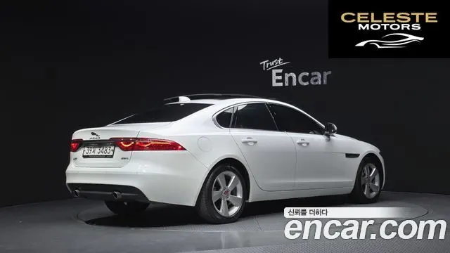 JAGUAR XF (X260) 25t 2018 — photo 2 sur 38