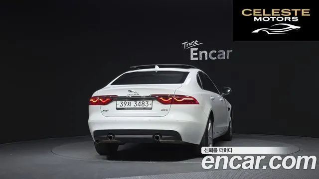 JAGUAR XF (X260) 25t 2018 — photo 4 sur 38