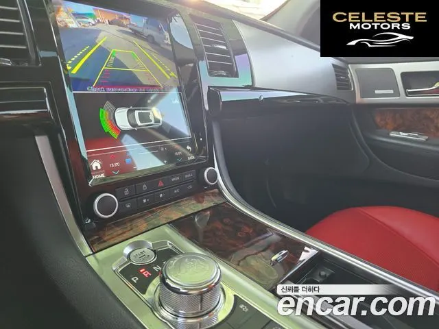JAGUAR New XF 5.0 Premium 2012 — photo 19 sur 26