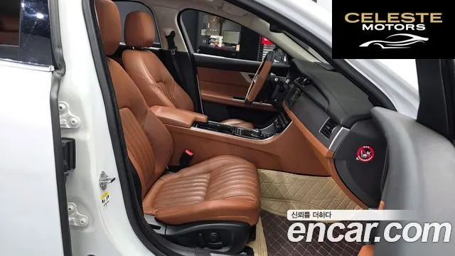 JAGUAR XF (X260) 20d 2018 — photo 11 sur 20