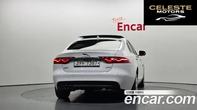 JAGUAR XF (X260) 20d 2018 — photo 4 sur 20