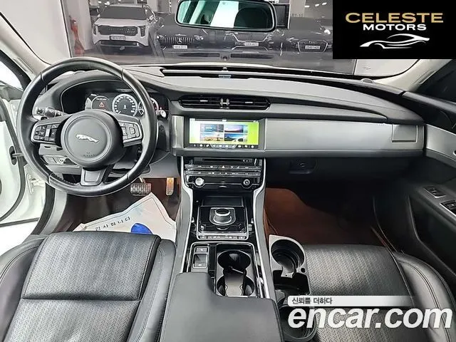 JAGUAR XF (X260) 20d 2017 — photo 7 sur 26