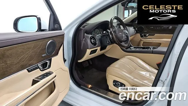 JAGUAR All New XJ 3.0D Premium Luxury SWB 2017 — photo 13 sur 30
