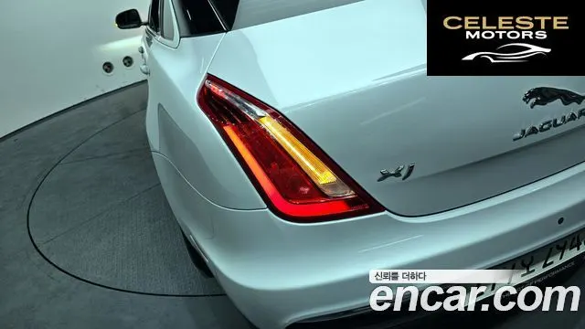 JAGUAR All New XJ 3.0D Premium Luxury SWB 2017 — photo 9 sur 30