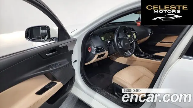 JAGUAR XE 20d 2018 — photo 13 sur 39