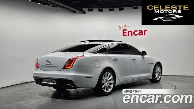 JAGUAR All New XJ 3.0D Premium Luxury SWB 2017 — photo 2 sur 30