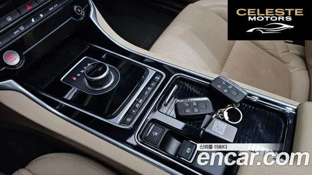 JAGUAR XF (X260) 25t 2018 — photo 9 sur 20