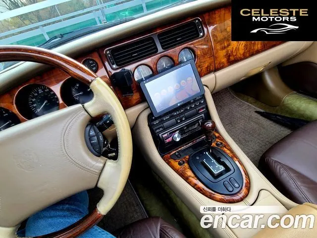 JAGUAR XK8 Cabriolet 1999 — photo 16 sur 26