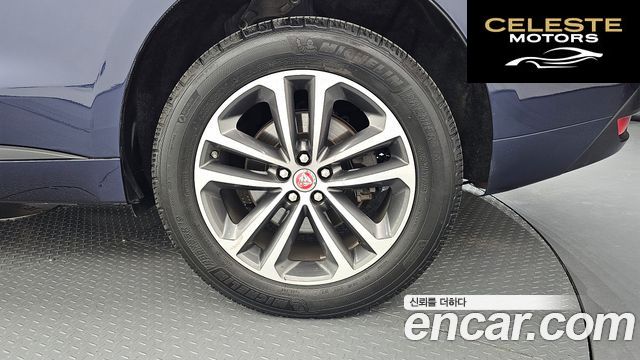 JAGUAR F-PACE 20d R-Sport 2018 — photo 7 sur 33