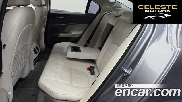JAGUAR XE 20d 2016 — photo 12 sur 26