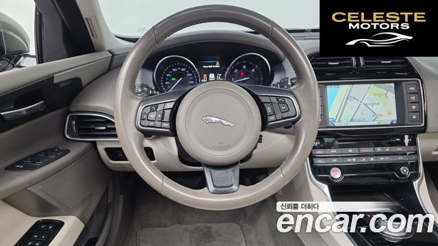 JAGUAR XE 20d 2016 — photo 13 sur 26