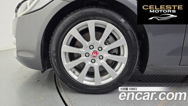 JAGUAR XE 20d 2016 — photo 5 sur 26