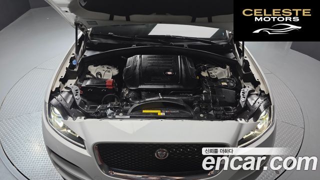 JAGUAR F-PACE 20d 2018 — photo 6 sur 20