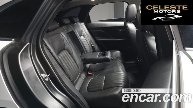JAGUAR F-PACE 20d 2018 — photo 12 sur 20