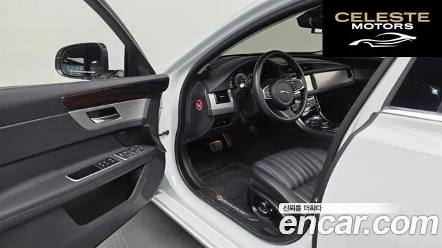 JAGUAR XF (X260) 20d 2019 — photo 13 sur 39