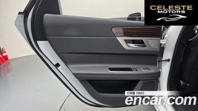 JAGUAR XF (X260) 20d 2019 — photo 15 sur 39