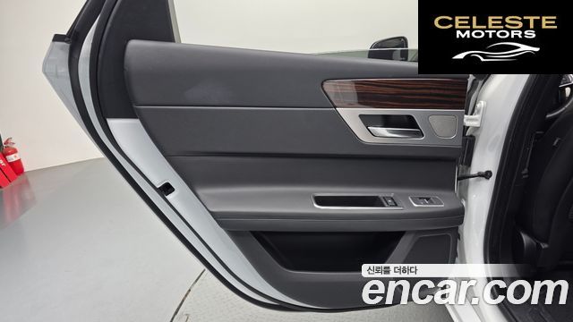 JAGUAR XF (X260) 20d 2019 — photo 15 sur 39