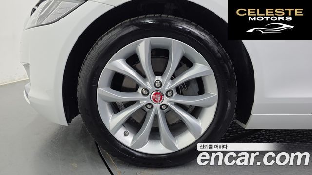 JAGUAR XF (X260) 20d 2019 — photo 5 sur 39
