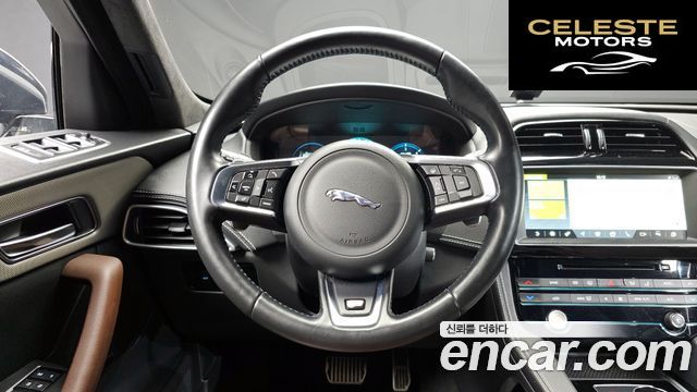JAGUAR F-PACE 30d S 2017 — photo 12 sur 26