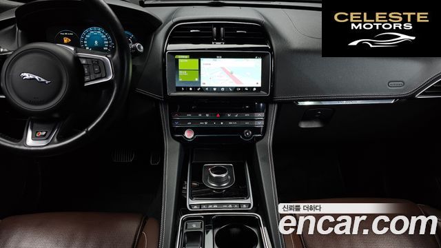 JAGUAR F-PACE 30d S 2017 — photo 13 sur 26