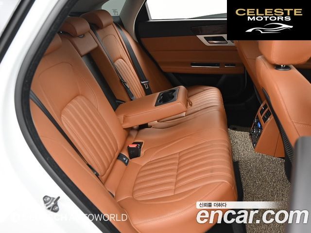 JAGUAR XF (X260) 25t 2018 — photo 12 sur 26