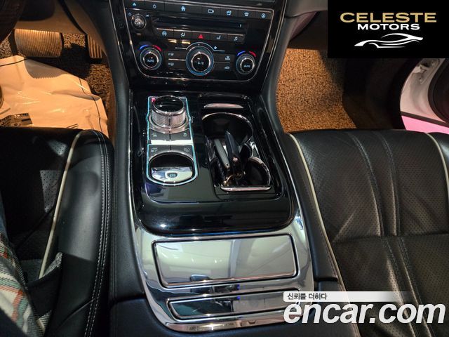 JAGUAR All New XJ 3.0D Premium Luxury SWB 2017 — photo 13 sur 26
