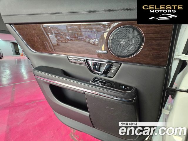 JAGUAR All New XJ 3.0D Premium Luxury SWB 2017 — photo 15 sur 26