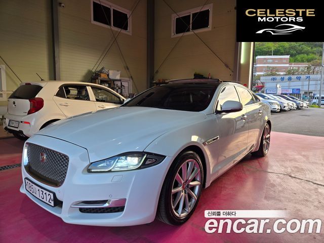 JAGUAR All New XJ 3.0D Premium Luxury SWB 2017 — photo 21 sur 26