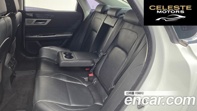 JAGUAR XF (X260) 25t 2017 — photo 12 sur 26