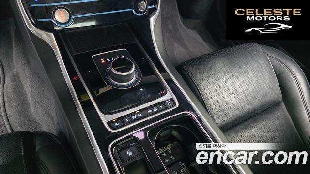 JAGUAR XF (X260) 25t 2017 — photo 9 sur 26