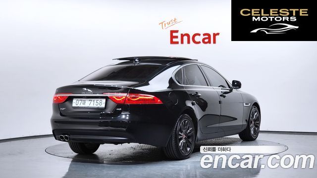 JAGUAR XF (X260) 20d 2018 — photo 2 sur 46