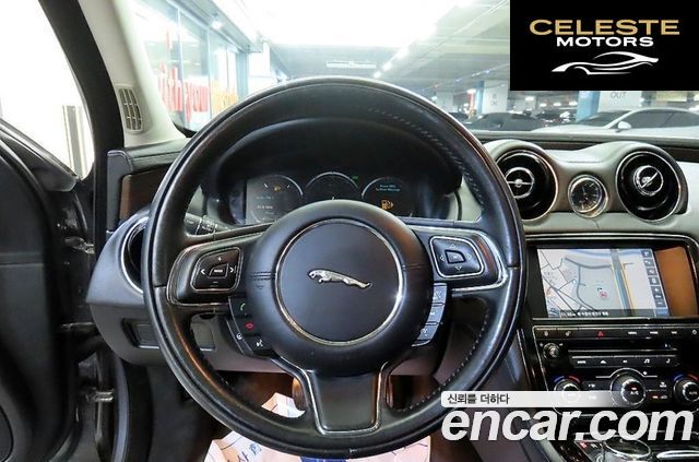 JAGUAR All New XJ 2.0 Luxury SWB 2015 — photo 8 sur 26