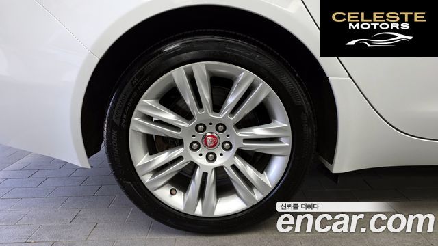 JAGUAR XF (X260) 20d 2017 — photo 5 sur 20