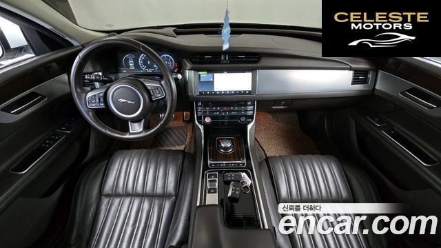 JAGUAR XF (X260) 20d 2017 — photo 7 sur 20