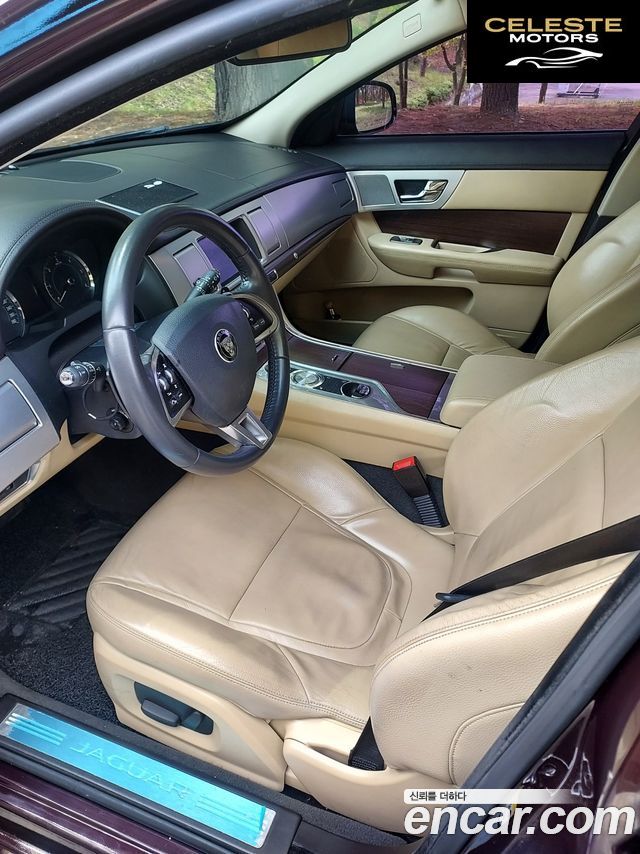 JAGUAR New XF 2.2p. Luxury 2014 — photo 6 sur 10